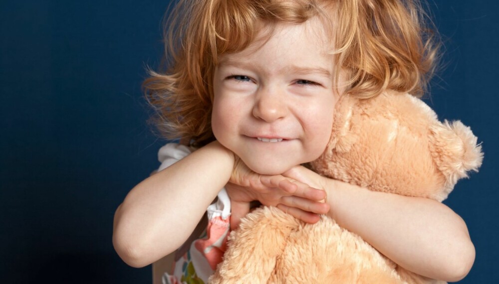 Barnet velger sin favoritt, og lukt spiller en viktig rolle når barnet har en kosefavoritt. Foto: Colourbox.no