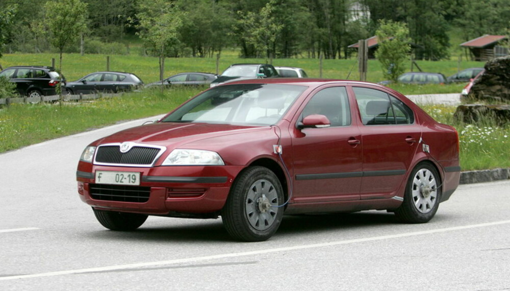 Vi regner med at den 1,4 liter store, turbo- og kompressormatede motoren vi kjenner fra søstermerket Volkswagen også vil komme i Skoda. (Foto: Automedia) Vi regner med at den 1,4 liter store, turbo- og kompressormatede motoren vi kjenner fra søstermerket Volkswagen også vil komme i Skoda. (Foto: Automedia)
