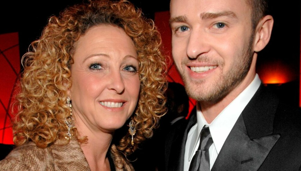 MOR OG SØNN: Justin Timberlake og moren, Lynn Harless. Både Justin og moren mener at 27-åringen begynte å danse allerede da han var i magen til mor.