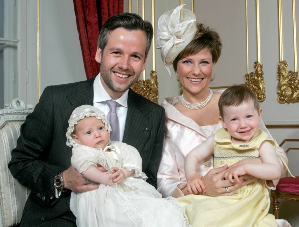 SIST GANG: Familien Behn var strålende opplagt under dåpen til Leah Isadora i 2005.