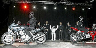 FØR: Azimo ble stol presenterte han Hondas mc-nyheter for 2006.