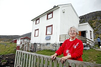 Else bor alene i fjorden sin, men er alltid klar til å ta imot besøk. Og besøk får hun.