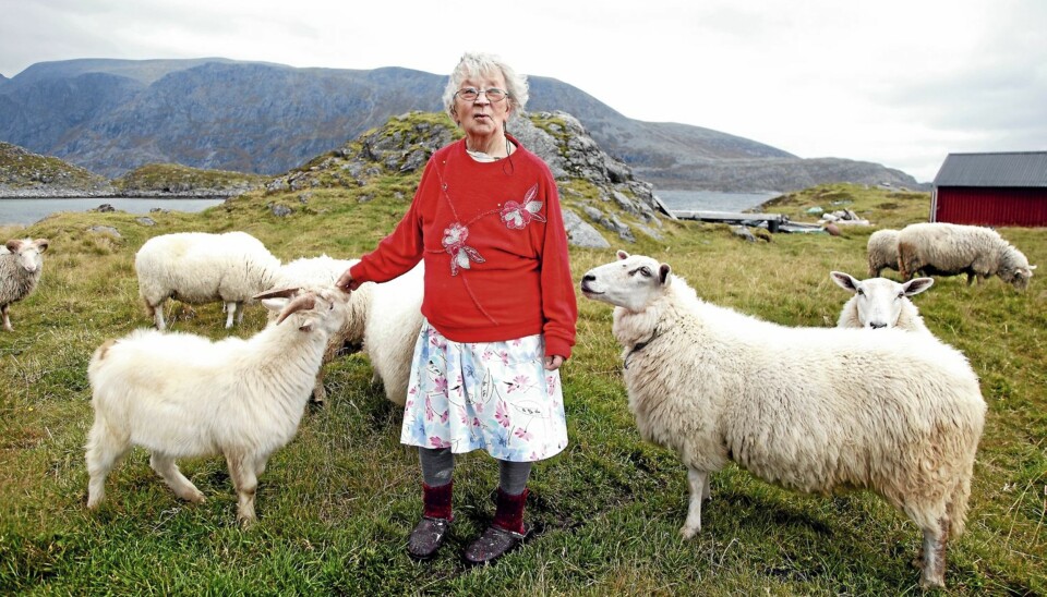 Hele livet har Else elsket dyr. Sauene og geitene er hennes beste venner og får alltid godt stell. Når man kommer på besøk føler man at det strømmer fred og harmoni fra den gamle damen.