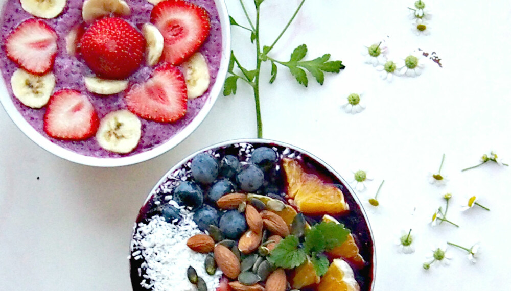 SUNN SMOOTHIE: Sunt, næringsrikt og farlig godt! Fin din favorittoppskrift eller komponer din egen supersunne smoothie bowl.