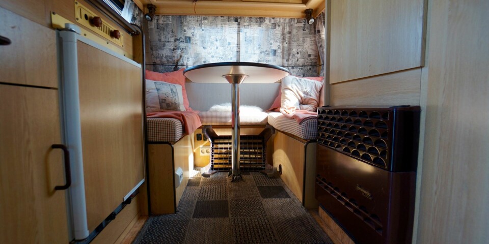 HAR ALT: Kjøleskap, bluss, luftvarmer, toalett, dusj etc.