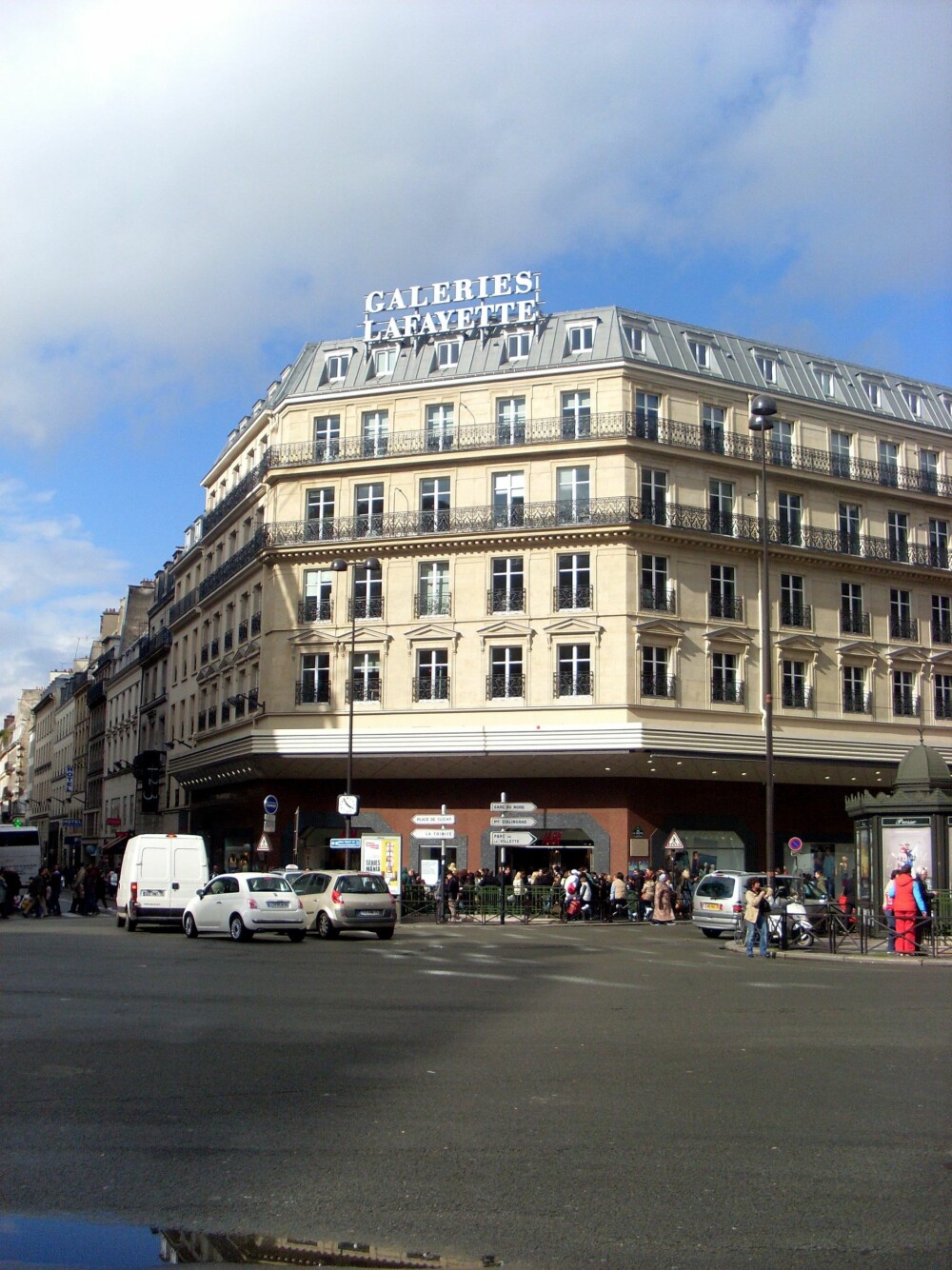 PARIS: Hvem vil ikke dra på shoppingtur til nydelige Paris?