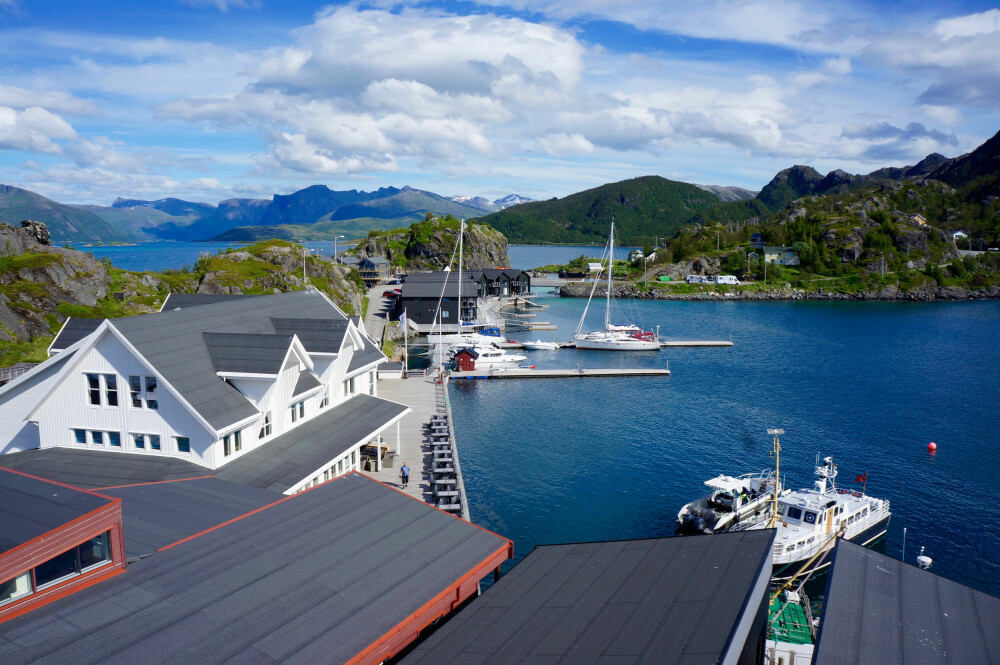 SJØ-EVENTYR: Senja Hamn er et idyllisk midtpunkt for utallige maritime aktiviteter. FOTO: Geir Svardal SJØ-EVENTYR: Senja Hamn er et idyllisk midtpunkt for utallige maritime aktiviteter. FOTO: Geir Svardal