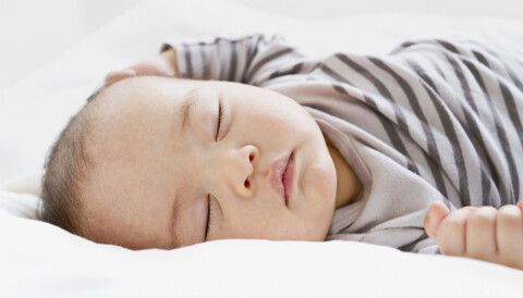 Hvordan få baby til å sove lenger sammenhengende