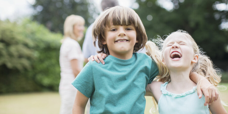 BARN OG VENNSKAP: Å vite at man har venner som stiller opp er like viktig når man er barn som når man er voksen. FOTO: Getty Images.