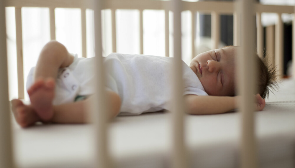 KRYBBEDØD: Det finnes flere forebyggende råd mot krybbedød, men det viktigste av dem alle er at du ikke lar den lille sove på magen. Foto: Gettyimages.com. KRYBBEDØD: Det finnes flere forebyggende råd mot krybbedød, men det viktigste av dem alle er at du ikke lar den lille sove på magen. Foto: Gettyimages.com.