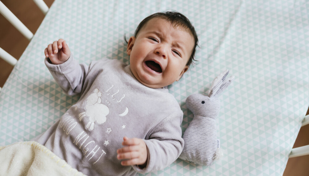 BABY MED VONDT I MAGEN: Nyfødte, spedbarn og større babyer får ofte vondt i magen, men hvorvidt gjelder årsaker og lindring, florerer det mange myter. Foto: Gettyimages.com.