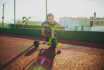 BARN 3 ÅR: 3-åringen kan fort få dreisen på å sykle på trehjulssykkel.