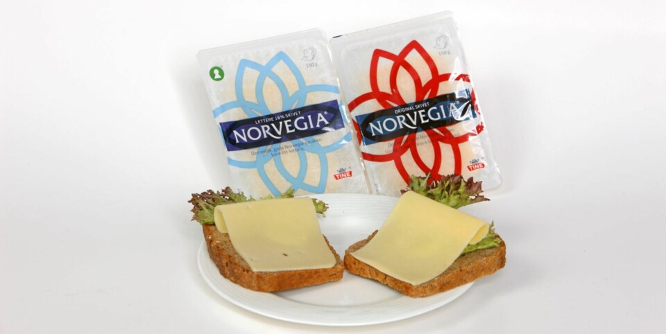 LITT FORSKJELL: En skive vanlig gulost inneholder 35 kcal, mens lettere gulost inneholder 27 kcal. I løpet av et år vil forskjellen utgjør nesten ett kilo på badevekta di.