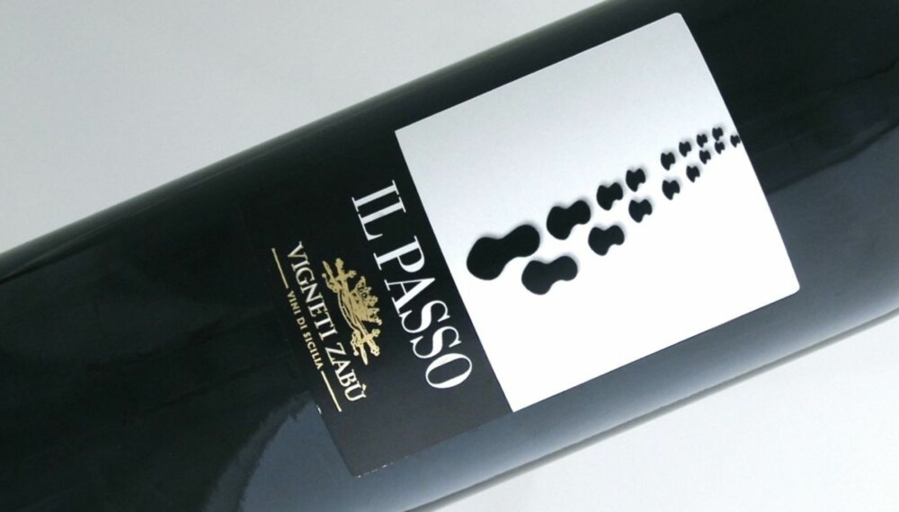 PASSO: Navnet henspeiler på den doble betydningen av det italienske ordet passo, som betyr både tørket (som i tørkede druer) og skritt/steg.