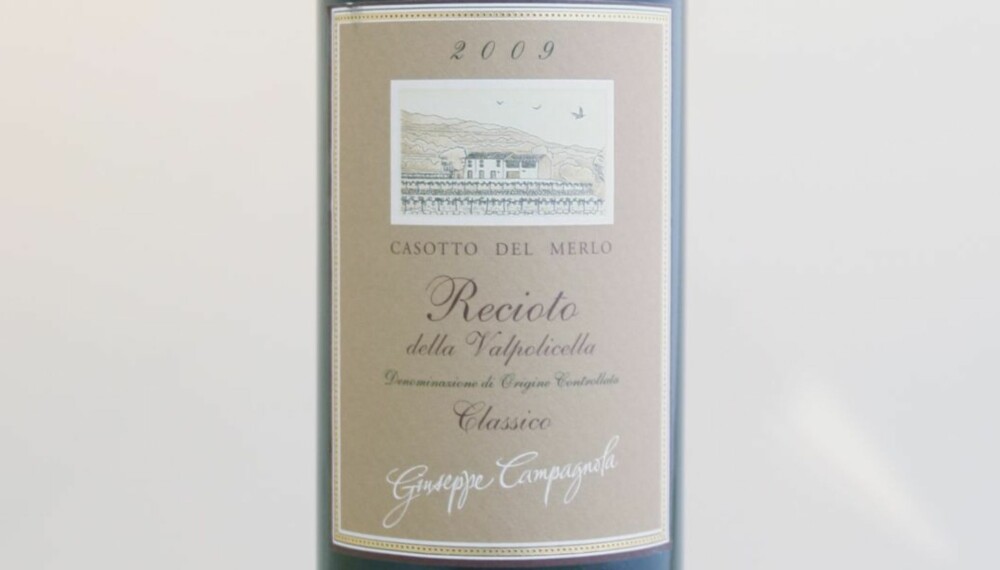 SØTE JULEGAVER: Casotto del Merlo Recioto della Valpolicella Classico 2009 er en søt rødvin fra Italia.