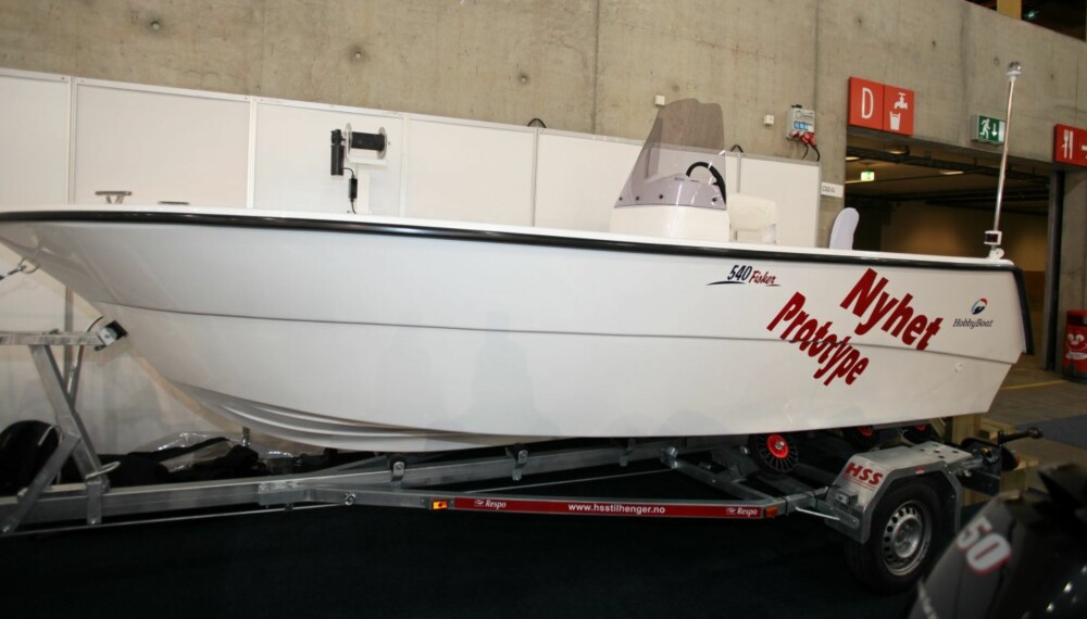 FERSK: Hobby Boats har fått sin nye 540 Fisker ut av formene, og presentert den på årets store båtmesse Sjøen for alle på Lillestrøm. FERSK: Hobby Boats har fått sin nye 540 Fisker ut av formene, og presentert den på årets store båtmesse Sjøen for alle på Lillestrøm.