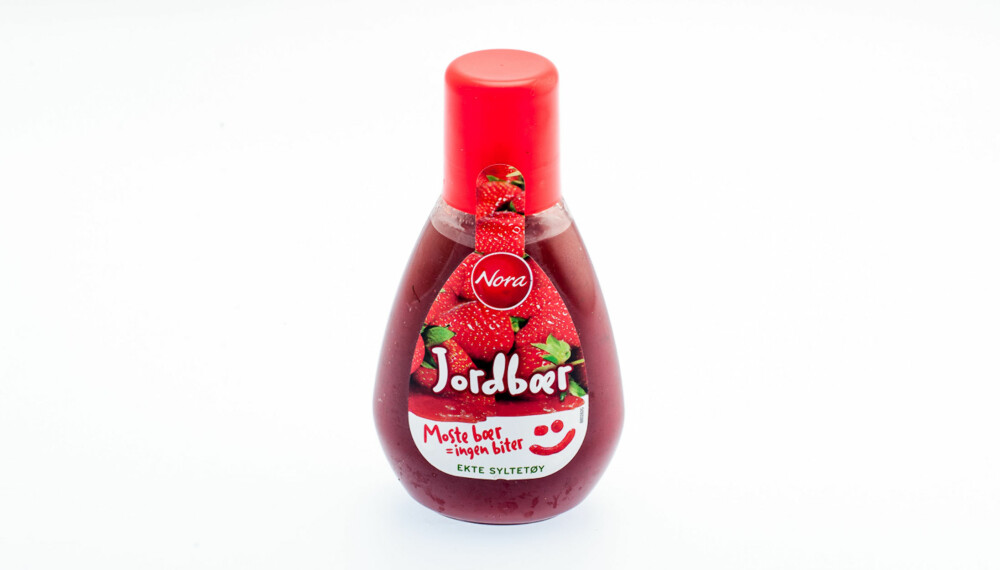 TEST AV JORDBÆRSYLTETØY: Nora jordbærsyltetøy på squeezy-flaske.