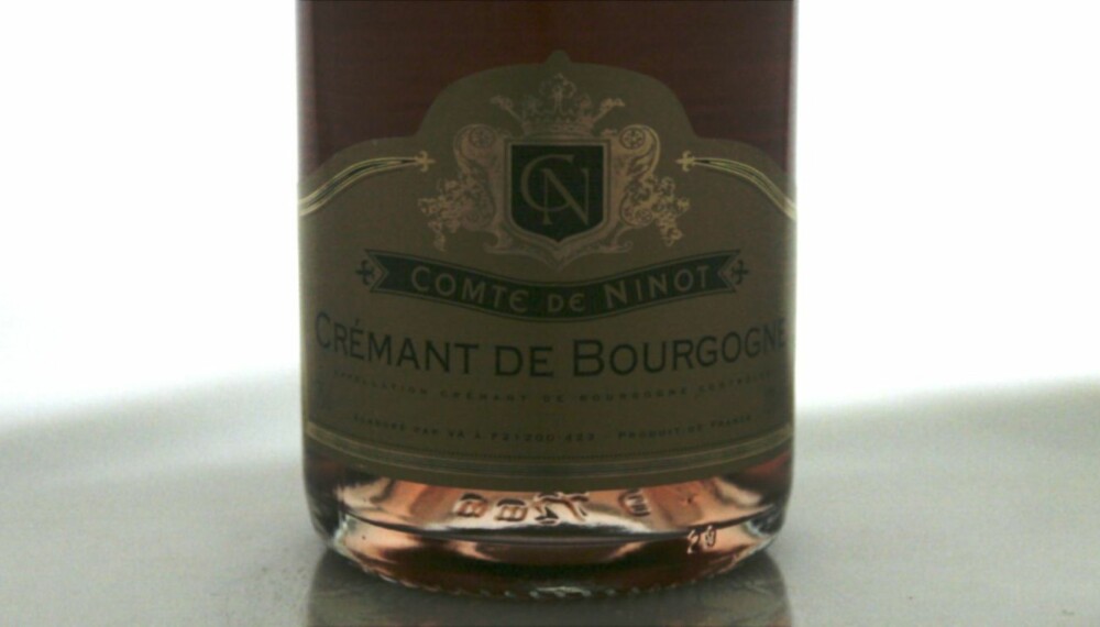 ROSA BOBLER: Comte de Ninot Crèmant de Bourgogne Rosé Brut.