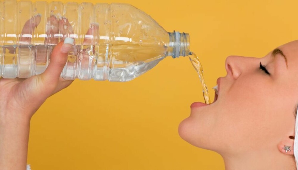 PØS PÅ: Du har hørt det før, men vann hjelper mot fyllesyke.