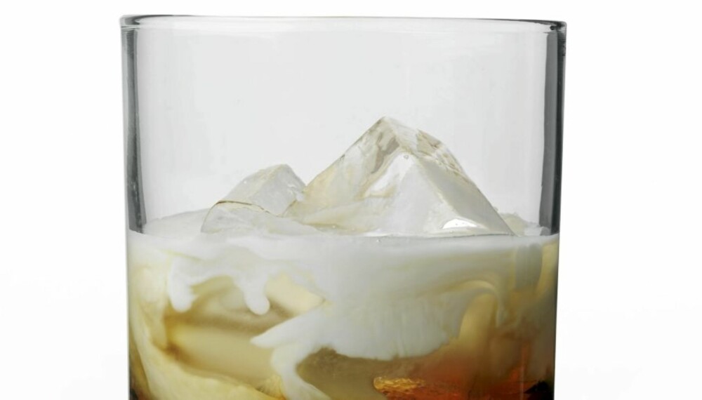 SYNDIG GODT: Vodka, kaffelikør og fløte er ingrediensene i en White Russian. SYNDIG GODT: Vodka, kaffelikør og fløte er ingrediensene i en White Russian.