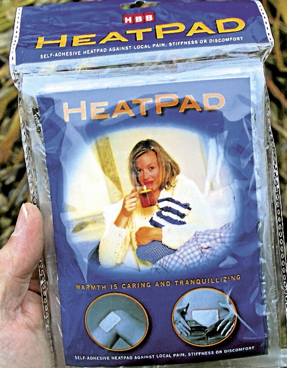 GODT RÅD: Det anbefales ikke å feste den rett på huden, men utenpå det innerste kleslaget.