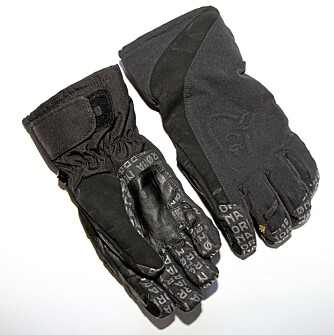 VARME: Disse hanskene er middels lange og i tillegg meget gode og varme.