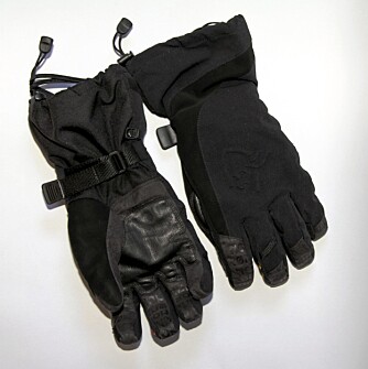 VARME: Disse hanskene er lange og i tillegg meget gode og varme.