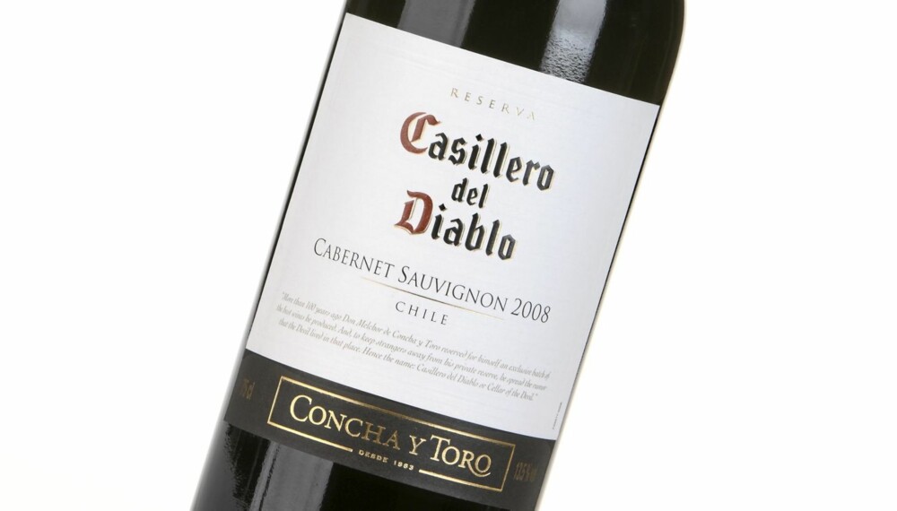 NOE KYDDER: Casillero del Diablo Cabernet Sauvignon 2008 er en rødvin fra Chile med duft av syltede solbær og noe krydder.