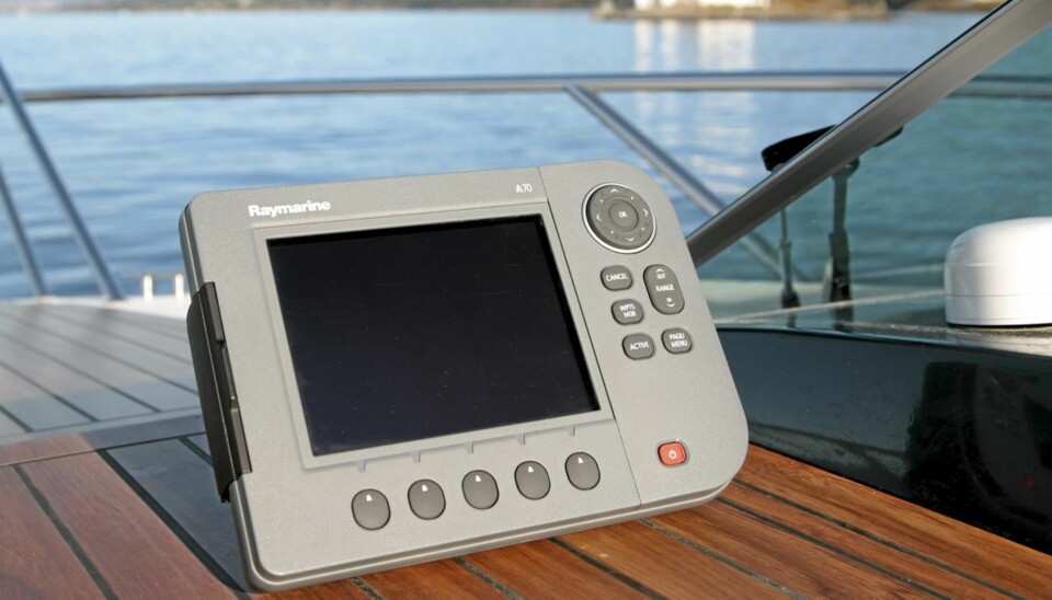 SOLID: Raymarine A70 gir også et bunnsolid inntrykk.