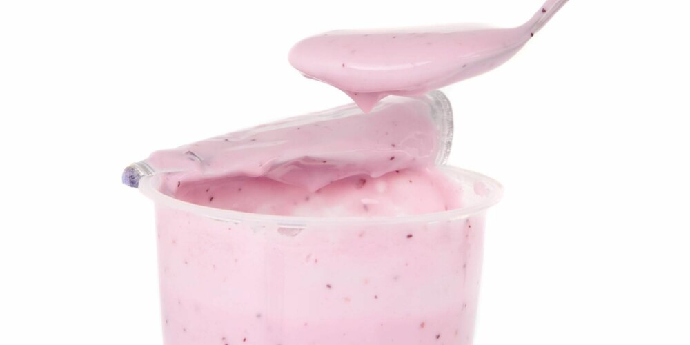 GÅ FOR NATURELL: Yoghurt er et fint mellommåltid og gir deg kalsium, men det er stor forskjell på kaloriinnholdet i de ulike variantene. ILLUSTRASJONSFOTO: Colourbox