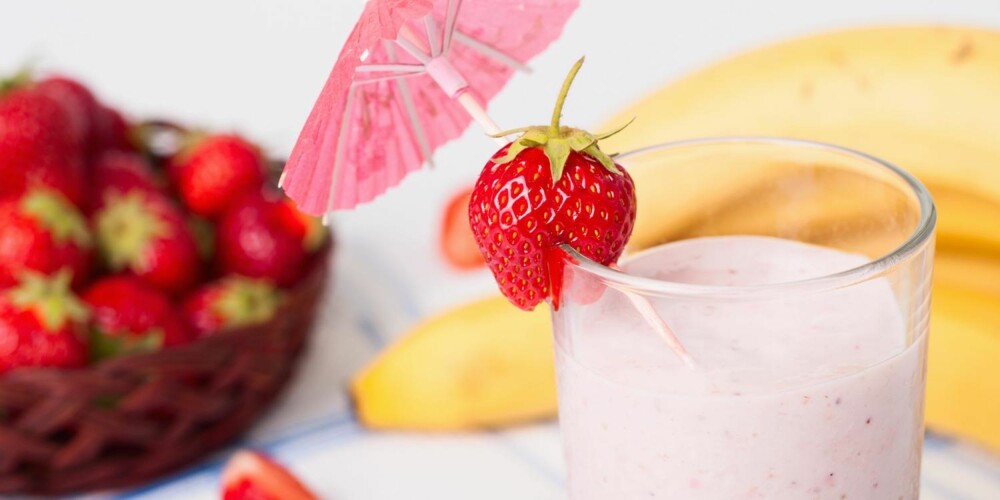 HOLD SMOOTHIEN SUNN: Minst kalorier får du ved å droppe sukkerholdig yoghurt og kun lage den på frukt og bær. ILLUSTRASJONSFOTO: Colourbox