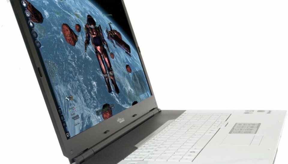 HVIT: Også tastaturet og deler av PC-en innside er blitt hvit.