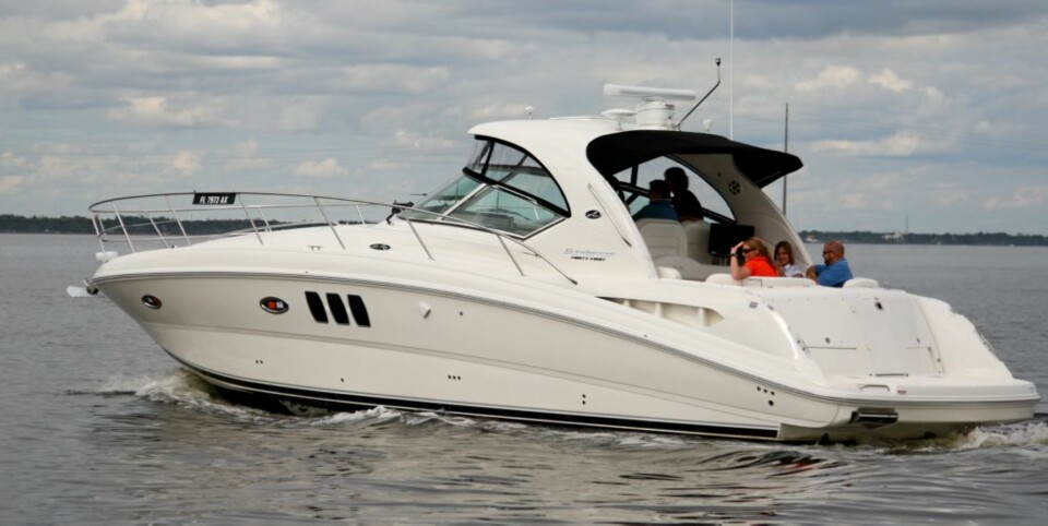 Prøvekjørt
Sea Ray Sundancer 38 (395)