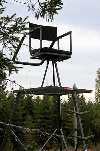 360 GRADER: I jakttårnet har du 360 graders skytevinkel. Stolen og skytebøylen roterer lydløst.