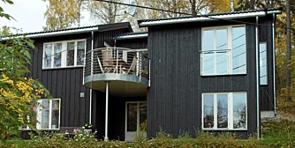 Den dyrere malingen innholder bindemidler og pigmenter som gjør malingen langt mer holdbar. Skal du leie hjelp til å male huset, er det spesielt lurt å investere i maling med høy kvalitet.