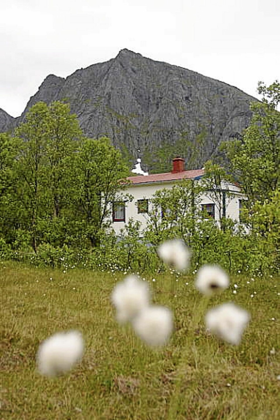 I Ballesvik i Torsken kommune på yttersiden av Senja ligger dette salgsobjektet. Prisantydning: 350.000 kroner.