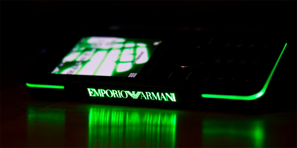 Samsung M7500 (Armani Night Effect)