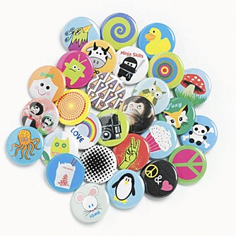 BUTTONS: Buttons fra Tolv.no, kr 20 per stk/kr 100 for seks stk. BUTTONS: Buttons fra Tolv.no, kr 20 per stk/kr 100 for seks stk.