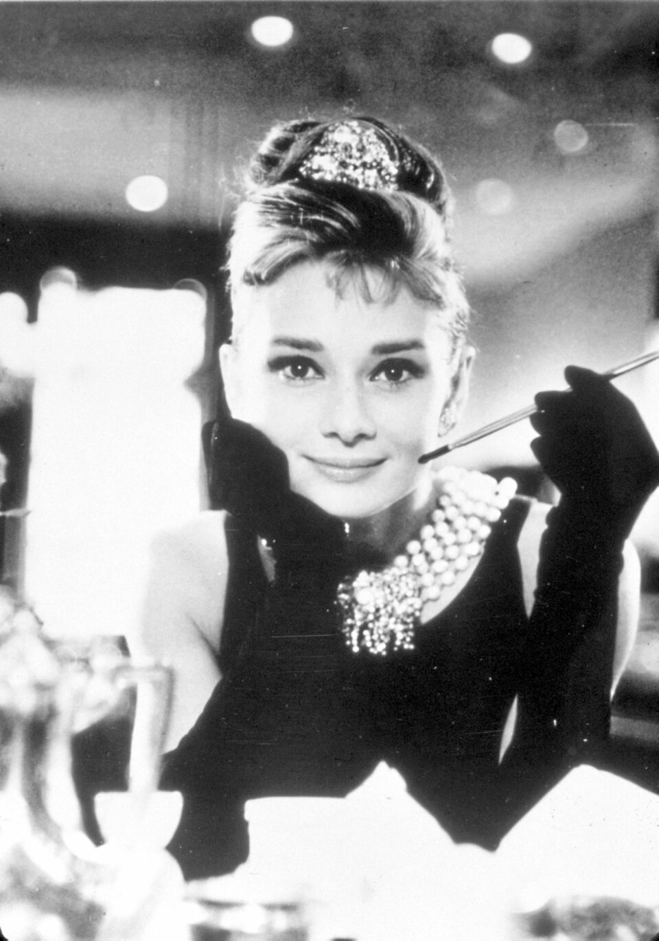 AUDREY HEPBURN: Hun er viden kjent for sitt dådyrblikk. Få det du også, ved å legge et strøk svart eyeliner.