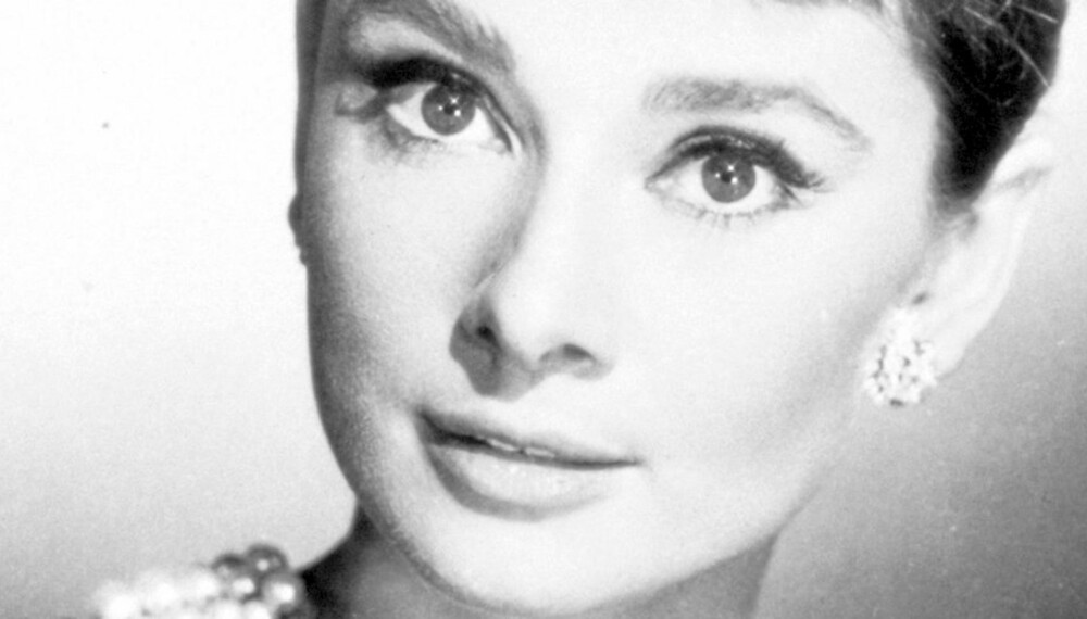 EYELINER: Audrey Hepburns dådyrøyne er verdensberømte. Få blikket med en god eyeliner.