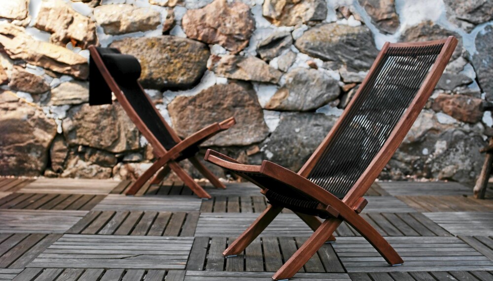 PRAKTISK OG MILJØVENNLIG: Stilig og sammenleggbar solstol i fornybart materiale fra Ikea, kr 495