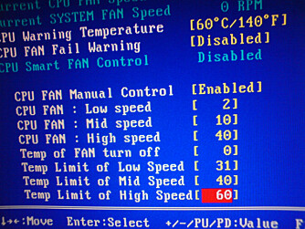 BIOS: På enkelte hovedkort kan du bestemme viftehastighet i forhold til temperaturgrenser i BIOS.