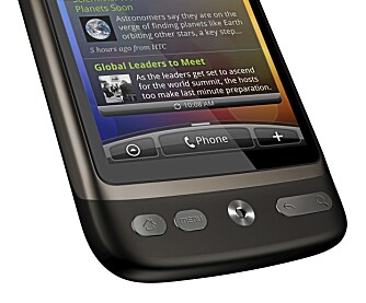 KNAPPER: Selv om HTC Desire har større skjerm enn HTC Legend, har ikke størrelsen vokst særlig mye. En av årsakene er at knappene har fått en mer komprimert form enn på HTC Legend.