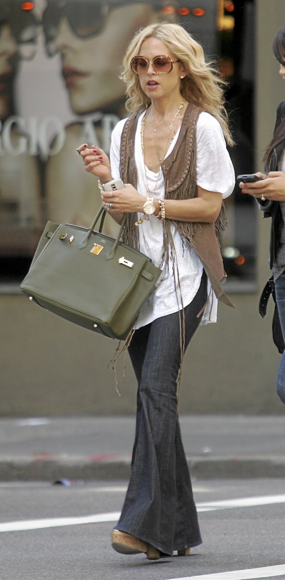 BRUKER SLENGBUKSE: Kjendisstylist Rachel Zoe er en fast bruker av jeans med sleng.