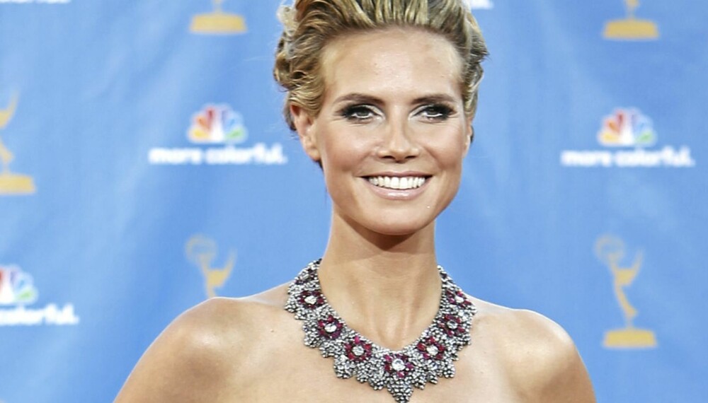 HEIDI KLUM: Setter spiss på den lille svarte med et stort kjede. ©