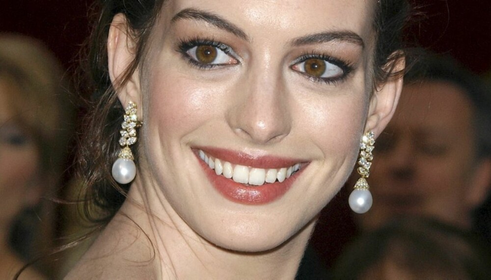 TIDLØS: Anne Hathaway sin sminkestil er både tidløs og glamorøs.