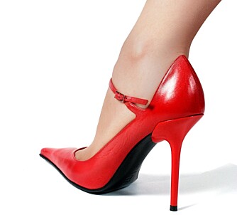 KUN PÅ LØRDAG: Kiropraktor anbefaler å bruke høye hæler kun til fest.