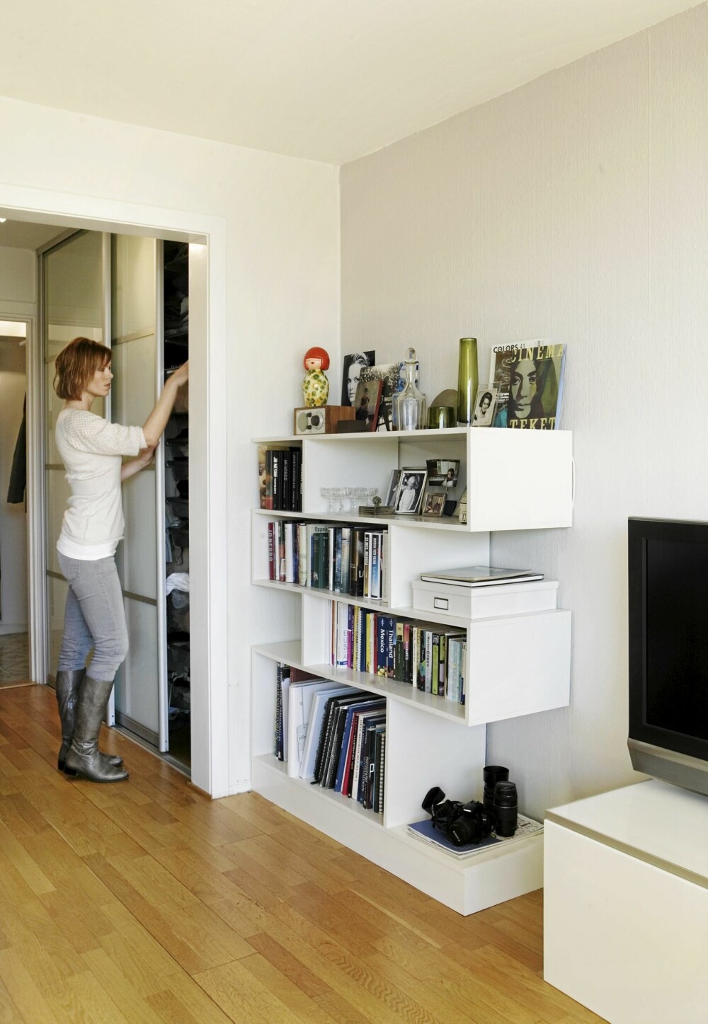 SPESIALLAGD: Bokhyllen er inspirert av designeren Terence Conran, men bygd i en størrelse som passer stua. SPESIALLAGD: Bokhyllen er inspirert av designeren Terence Conran, men bygd i en størrelse som passer stua.