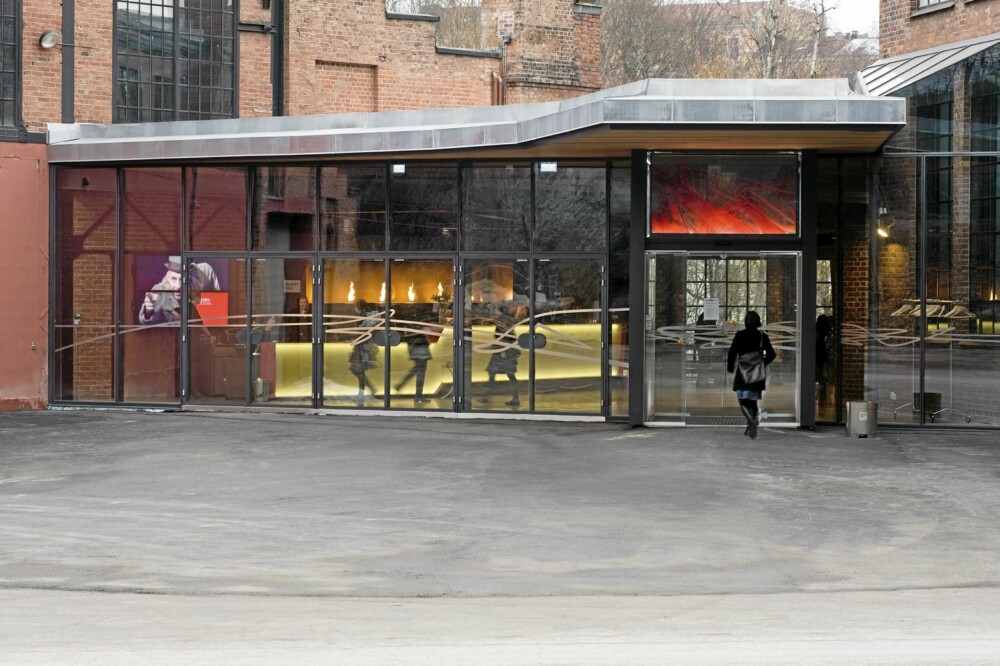 DANSENS HUS: Dansens Hus har blitt til innenfor skallet av en gammel maskinhall som ligger langs Akerselva på Vulkan ved Grünerløkka i Oslo. DANSENS HUS: Dansens Hus har blitt til innenfor skallet av en gammel maskinhall som ligger langs Akerselva på Vulkan ved Grünerløkka i Oslo.