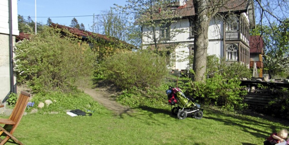 FØR: Hagen før arbeidet med uteplassen startet.